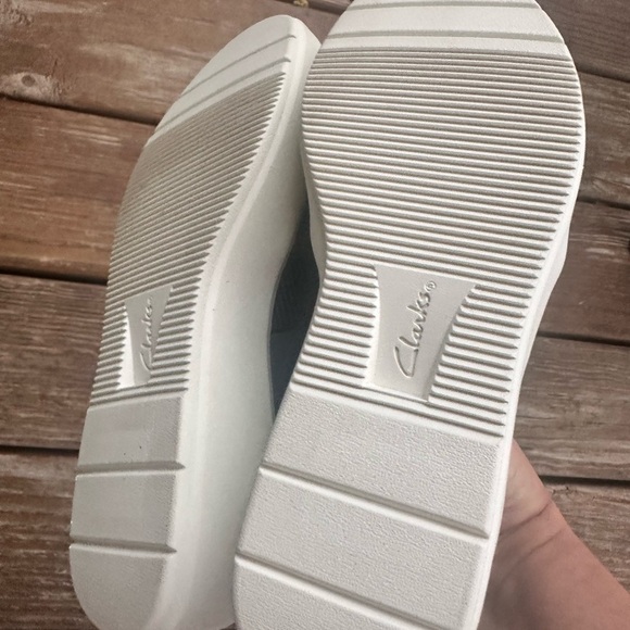 Clarks Blue Leopard Print Kids Sneakers - Picture 4 of 7